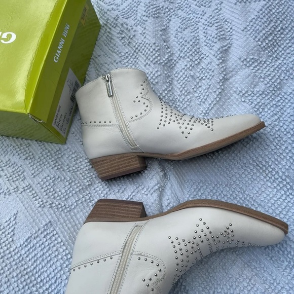 Gianni Bini Brycin Size 8 White Western Leather Studded Booties Boots - Picture 6 of 8